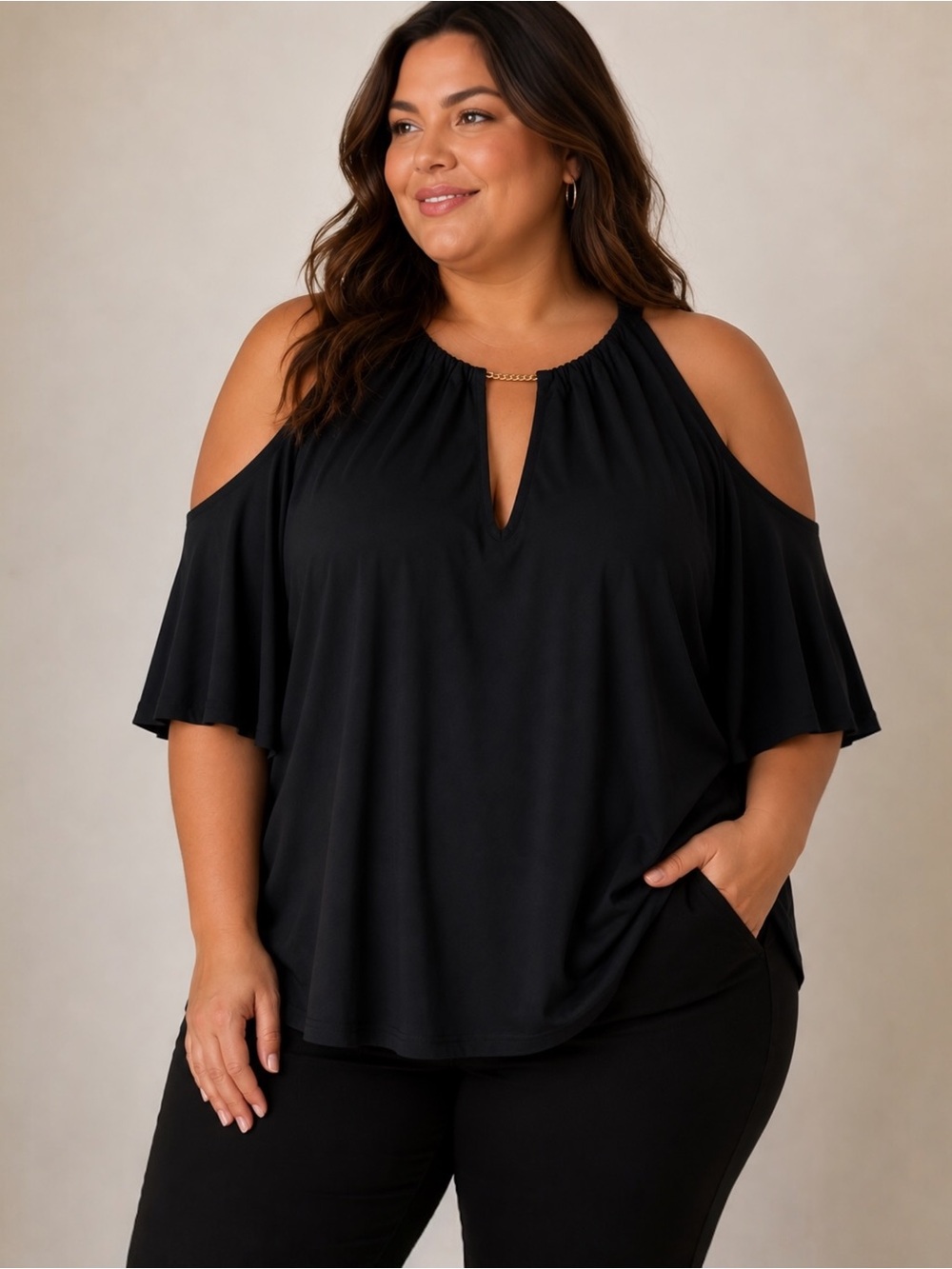 NWT BloomChic Black Cold Shoulder Keyhole Top Gold Chain Detail Plus Size 26